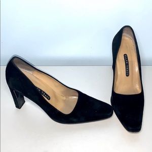 Ellen Tracy Classic Black Pumps Size 7.5